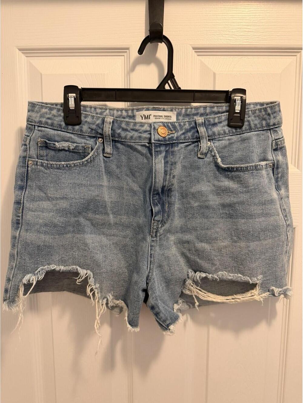 YMI Shorts Juniors Sz 11/30 Festival Cut Off High-Waist Shortie Denim Jean